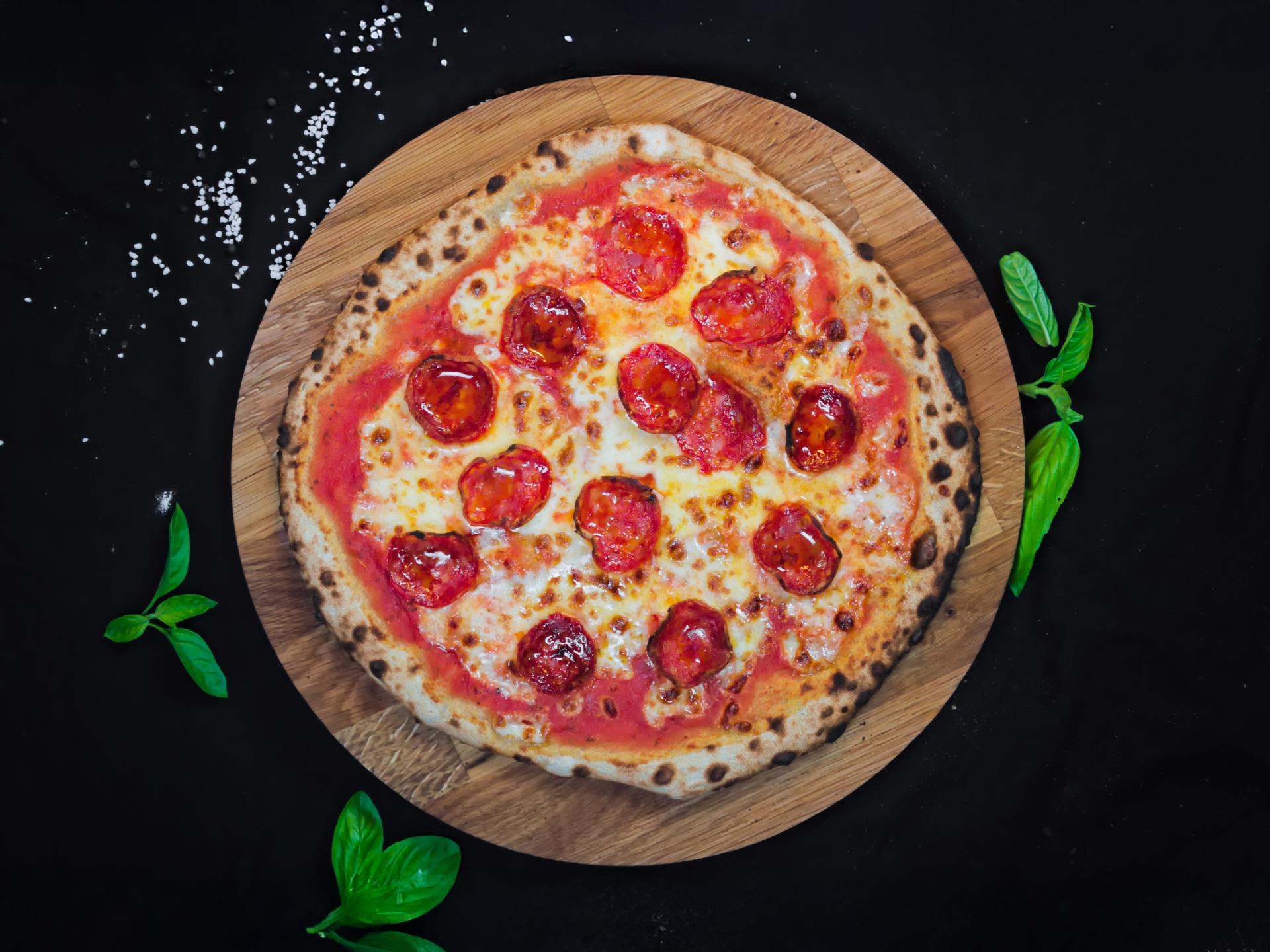 Bilder von Pizza zubereitet von Gaudi Foodtruck.
